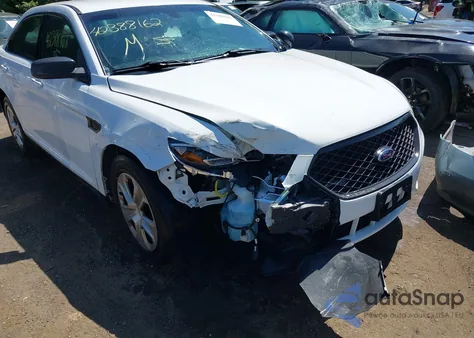 2015 Ford Police Interceptor Police Interceptor z USA, uszkodzony, nr VIN 1FAHP2MK0FG175859